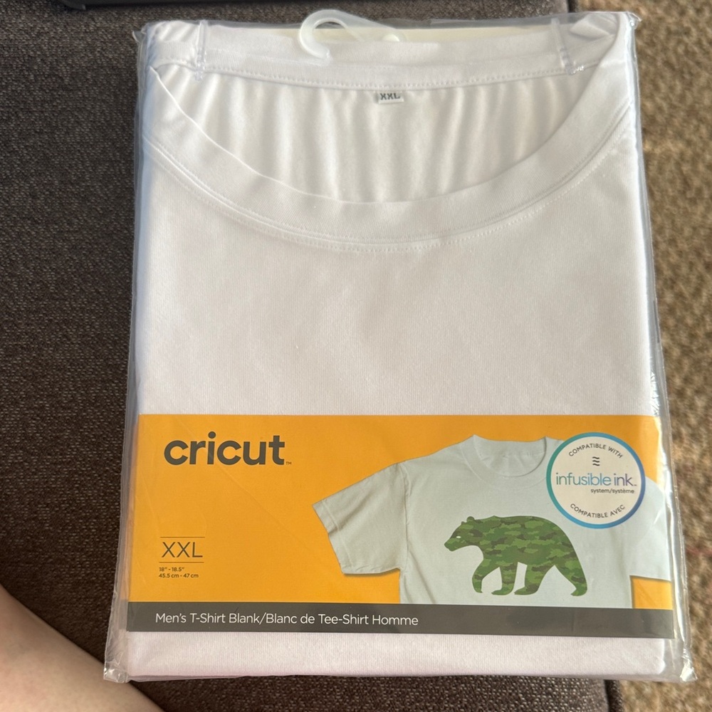 Cricut White Men's Crew Neck T-Shirt Blank